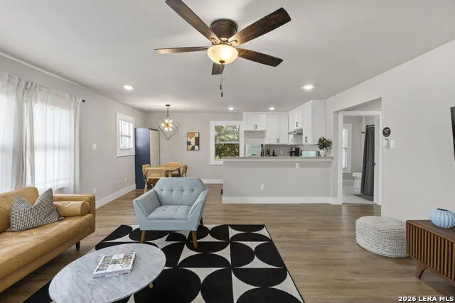 1917 W HUISACHE AVE San Antonio, TX 78201