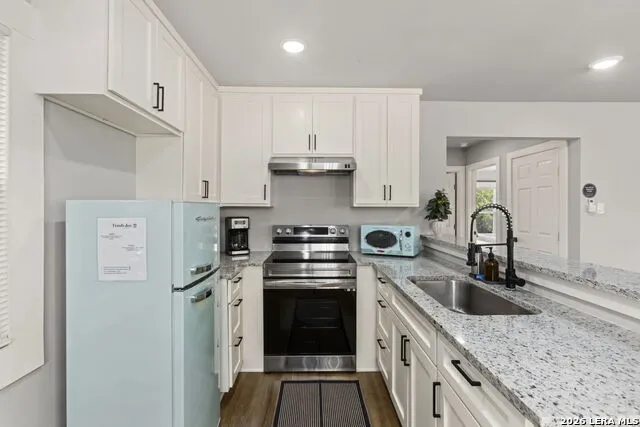 1917 W HUISACHE AVE San Antonio, TX 78201