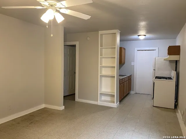 3032 Weir San Antonio, TX 78226