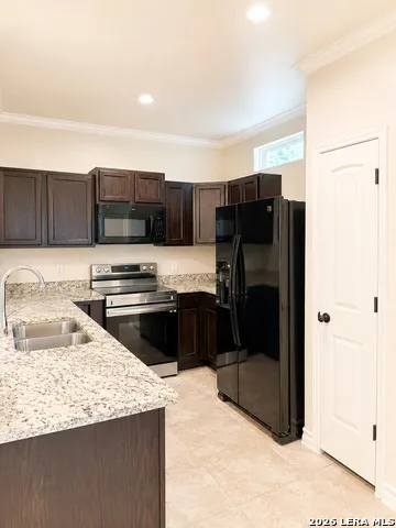 6946 Lakeview Dr. San Antonio, TX 78244