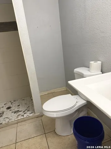 2826 ROSELAWN RD San Antonio, TX 78226