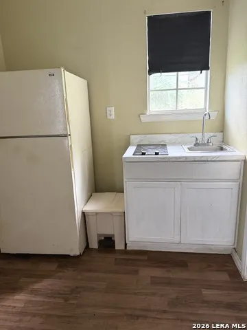 2826 ROSELAWN RD San Antonio, TX 78226