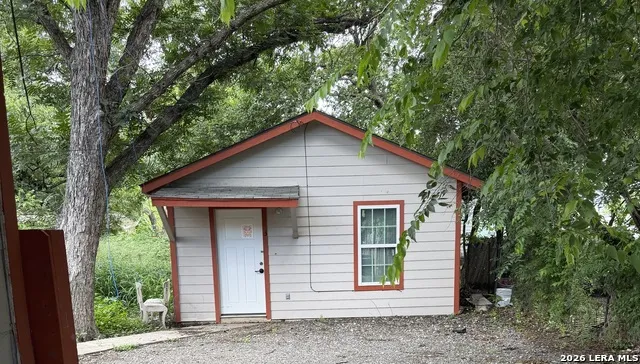 2826 ROSELAWN RD San Antonio, TX 78226