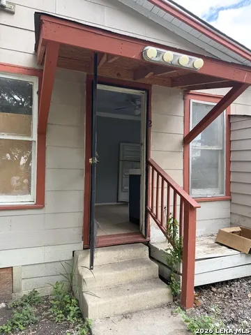 2826 ROSELAWN RD San Antonio, TX 78226
