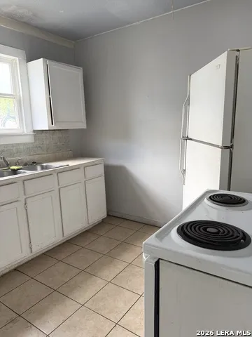 2826 ROSELAWN RD San Antonio, TX 78226