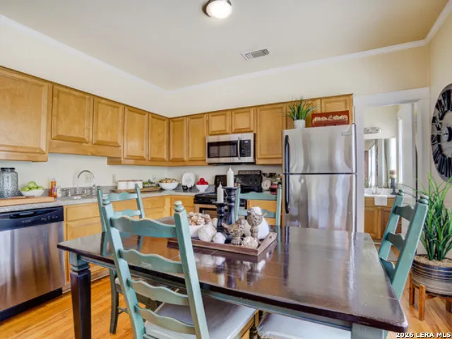 400 W Lynwood Ave San Antonio, TX 78212