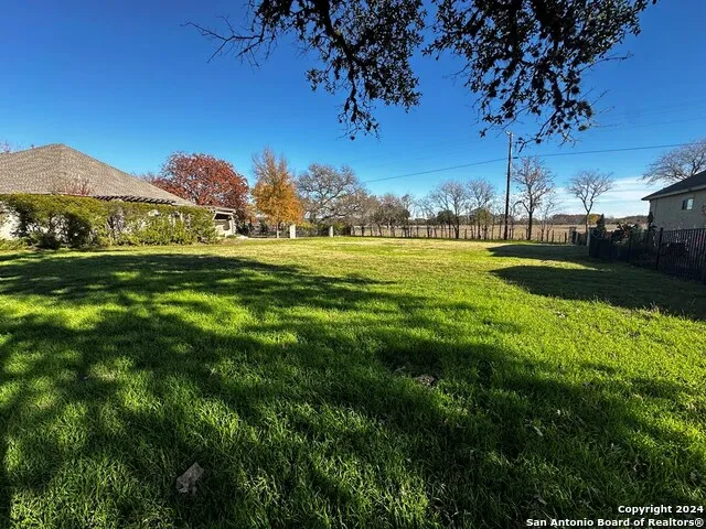 2848 E Rock Barn Dr. Kerrville, TX 78028