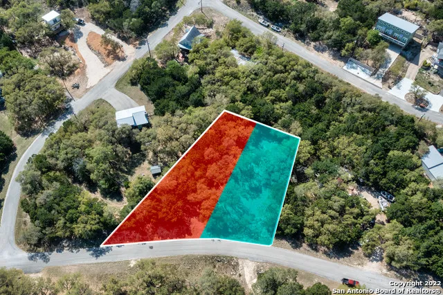 1752 Trailridge Dr Canyon Lake, TX 78133