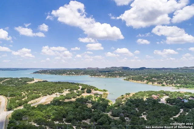 1752 Trailridge Dr Canyon Lake, TX 78133