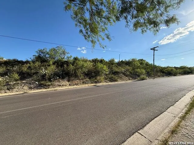 2024 Quarry St Eagle Pass, TX 78852