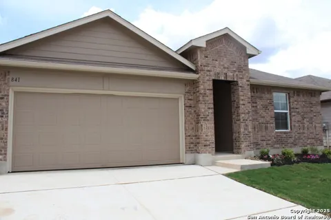 841 Margay Loop