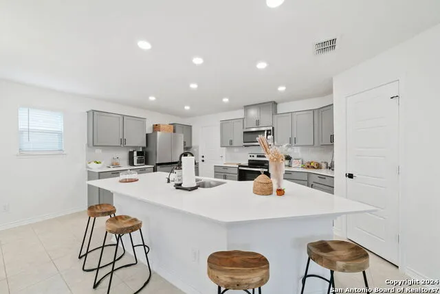 11133 CHARISMATIC San Antonio, TX 78245