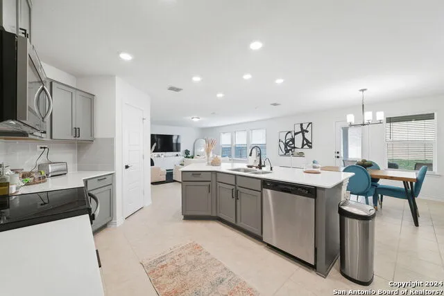 11133 CHARISMATIC San Antonio, TX 78245