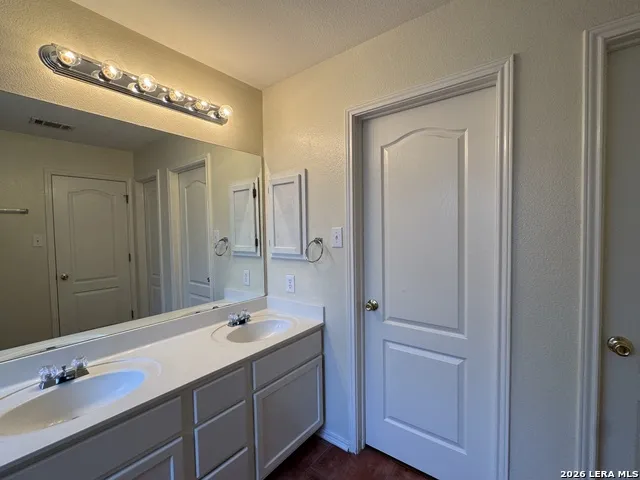 9803 SANDIE Helotes, TX 78023