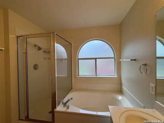 9803 SANDIE Helotes, TX 78023