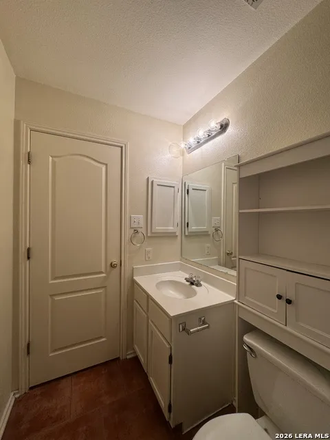 9803 SANDIE Helotes, TX 78023