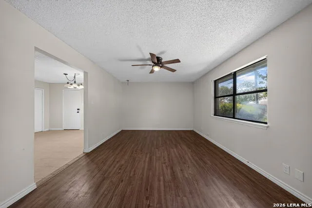 306 Meadow Dr Marion, TX 78124