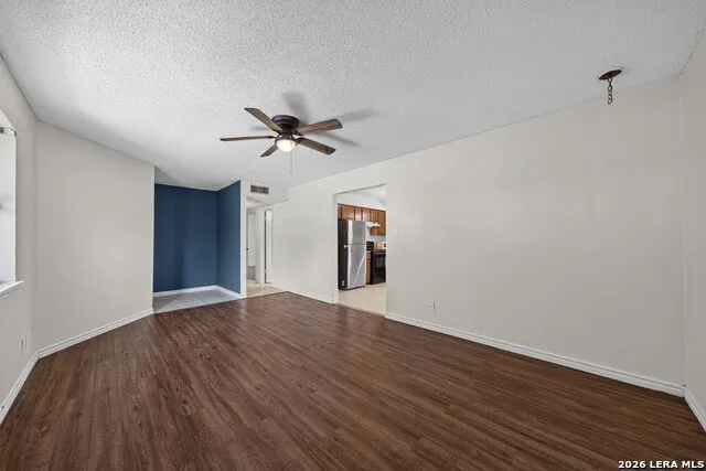 306 Meadow Dr Marion, TX 78124