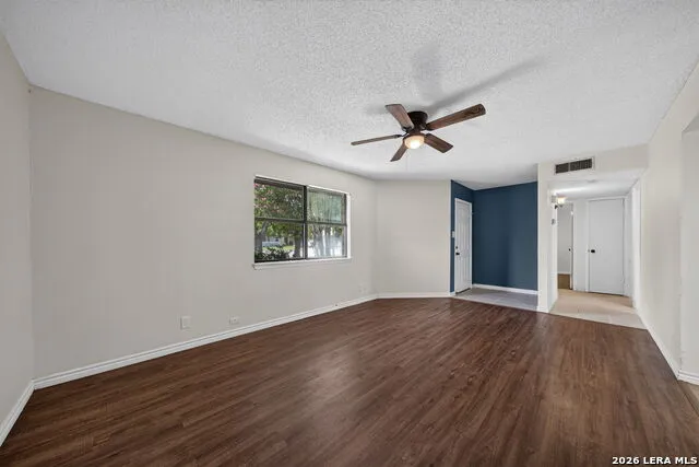 306 Meadow Dr Marion, TX 78124