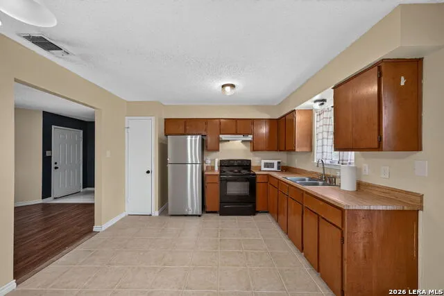 306 Meadow Dr Marion, TX 78124