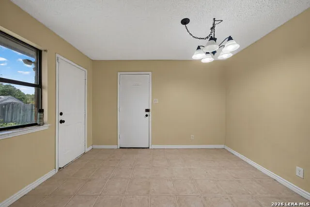 306 Meadow Dr Marion, TX 78124