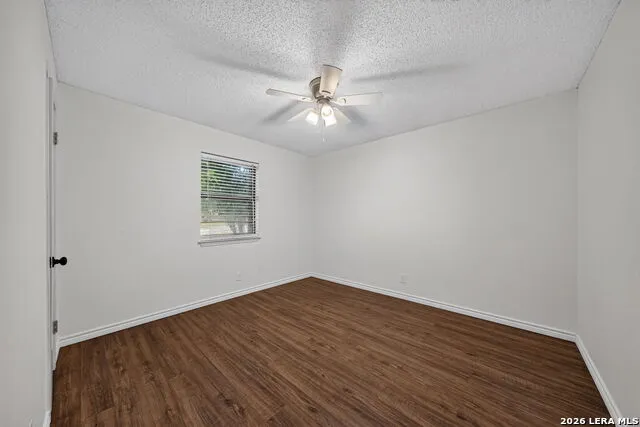 306 Meadow Dr Marion, TX 78124