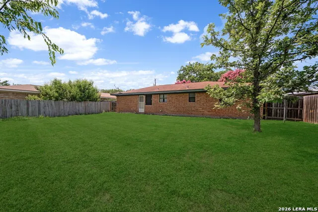 306 Meadow Dr Marion, TX 78124