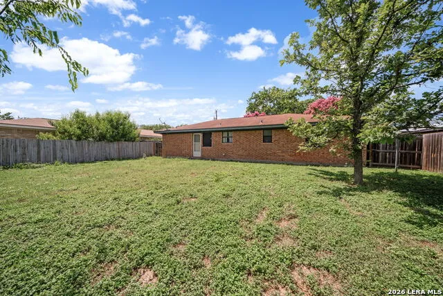 306 Meadow Dr Marion, TX 78124