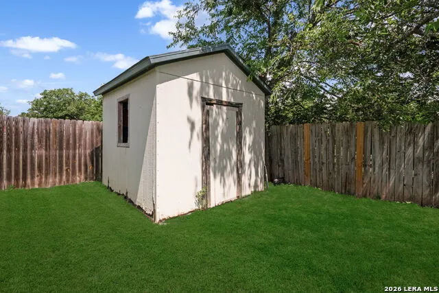 306 Meadow Dr Marion, TX 78124