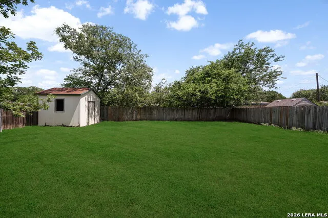 306 Meadow Dr Marion, TX 78124