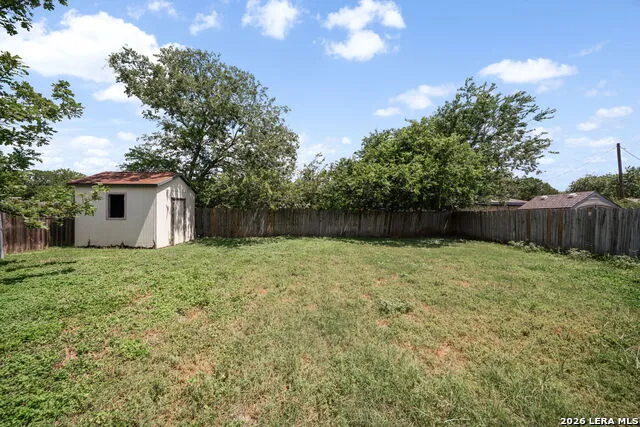 306 Meadow Dr Marion, TX 78124