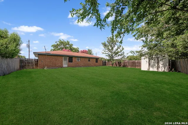 306 Meadow Dr Marion, TX 78124