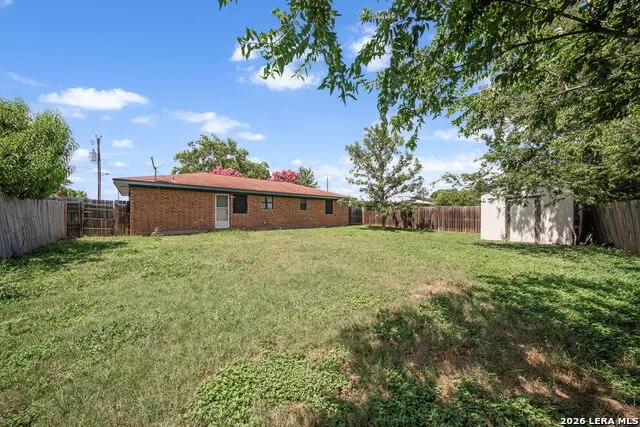 306 Meadow Dr Marion, TX 78124