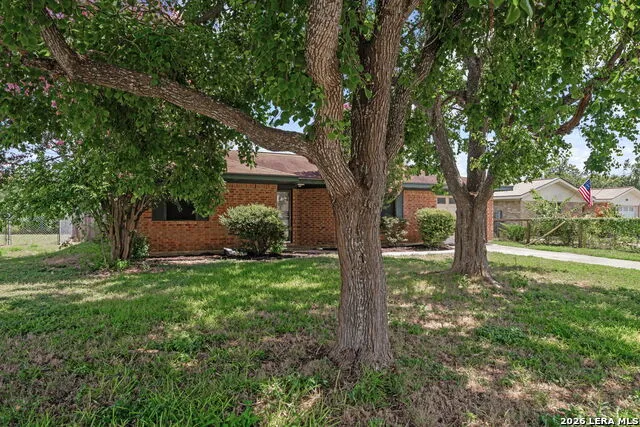 306 Meadow Dr Marion, TX 78124
