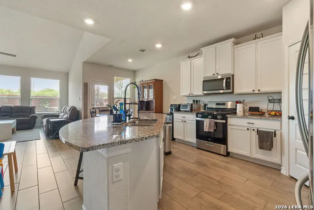 634 OVERLOOK RDG Cibolo, TX 78108