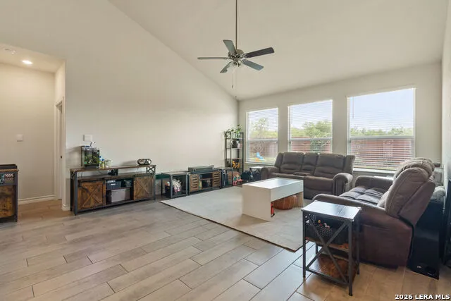 634 OVERLOOK RDG Cibolo, TX 78108
