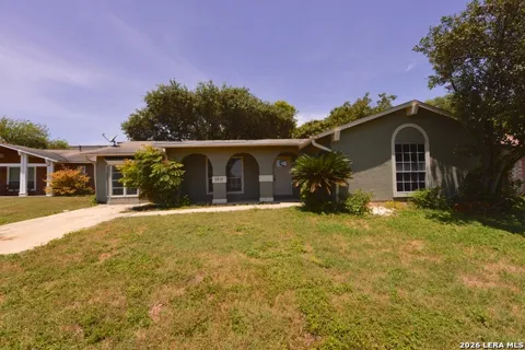 7217 Leading Oaks