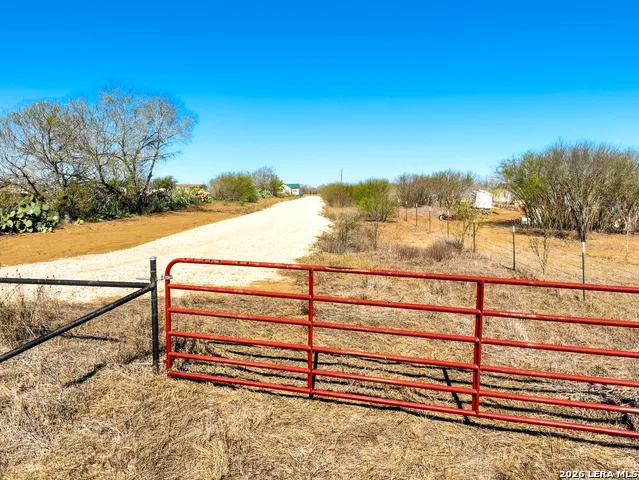 +/- 32.04 ACRES Bluntzer Jourdanton, TX 78026