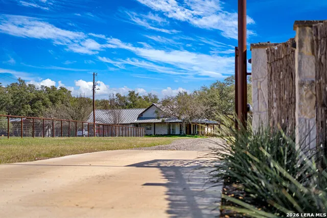 2444 PURGATORY RD New Braunfels, TX 78132