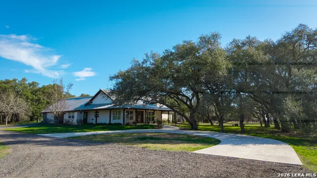 2444 PURGATORY RD New Braunfels, TX 78132