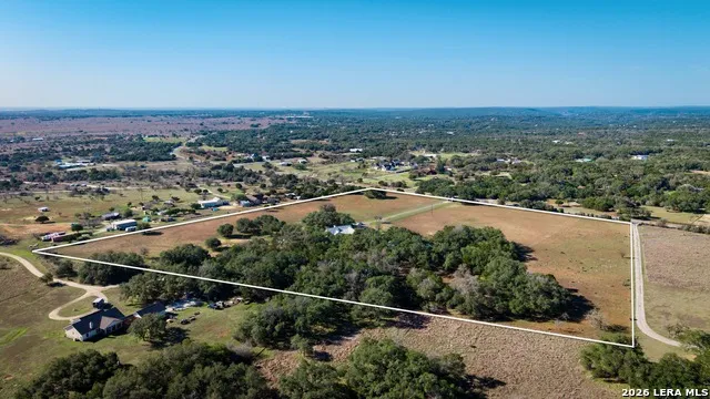 2444 PURGATORY RD New Braunfels, TX 78132
