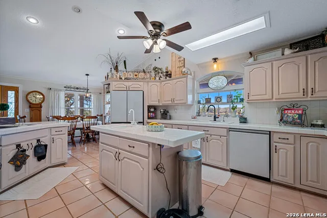 2444 PURGATORY RD New Braunfels, TX 78132