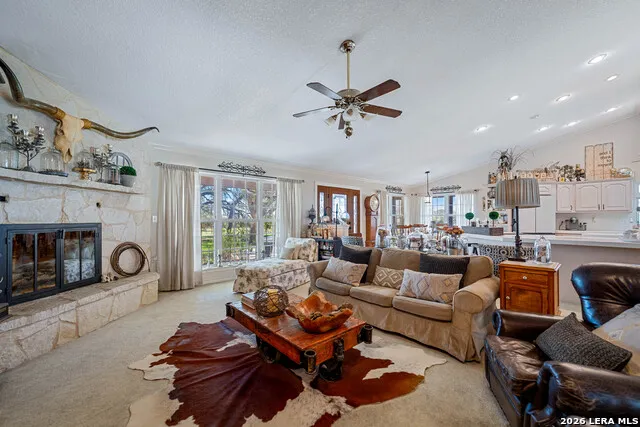 2444 PURGATORY RD New Braunfels, TX 78132