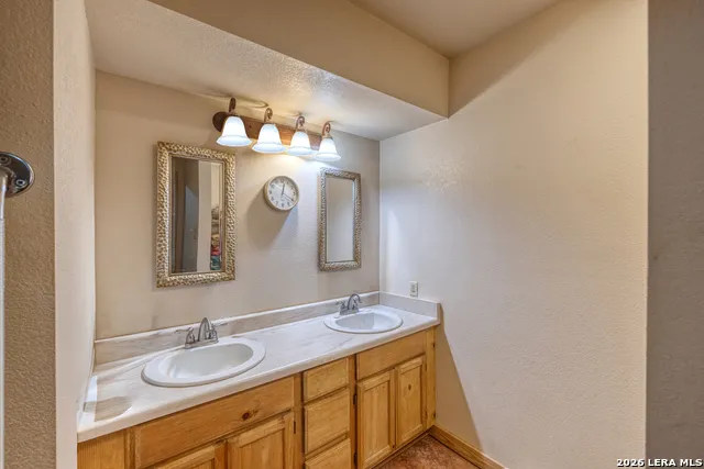 149 Red Oak Road Leakey, TX 78873