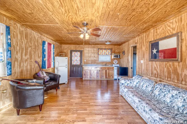 149 Red Oak Road Leakey, TX 78873
