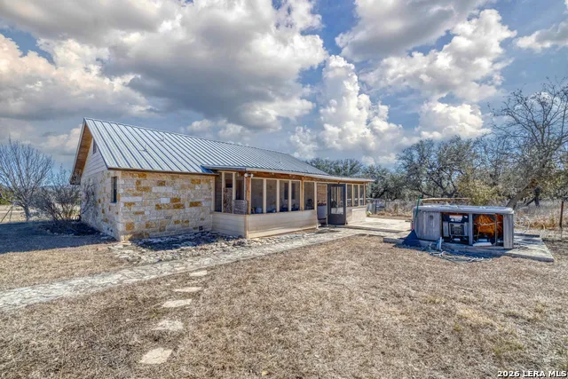 149 Red Oak Road Leakey, TX 78873
