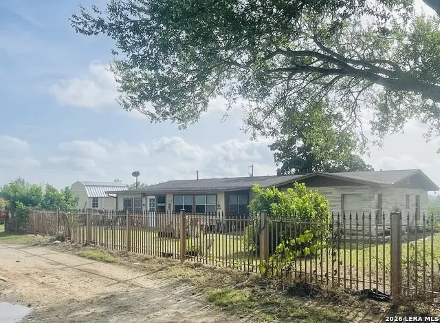 141 County Road 779 Devine, TX 78016