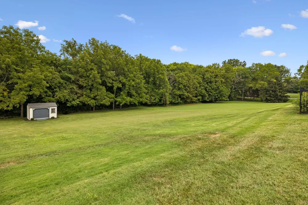 868 Douglas Bend Rd Gallatin, TN 37066