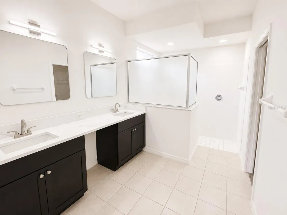 15430 LAKE BELLA VISTA DRIVE Tampa, FL 33625