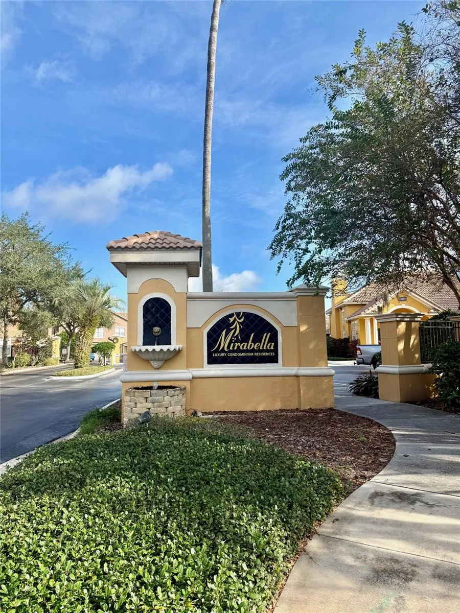 8848 VILLA VIEW CIRCLE #206 Orlando, FL 32821